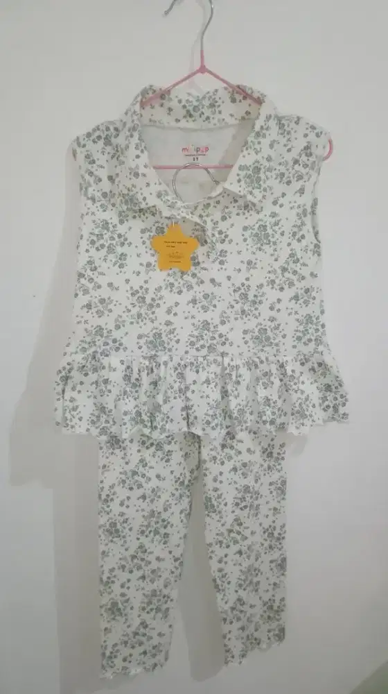 Setelan baju anak