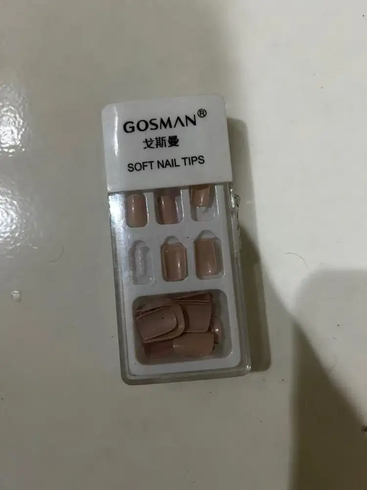 Kuku palsu wanita