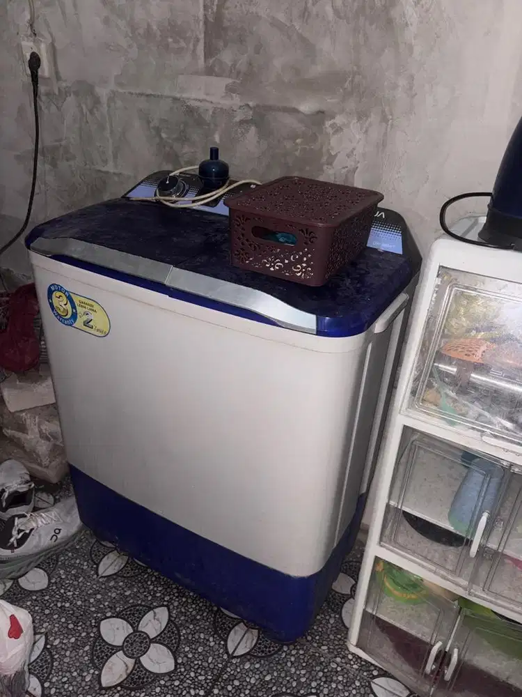 Mesin cuci Aqua