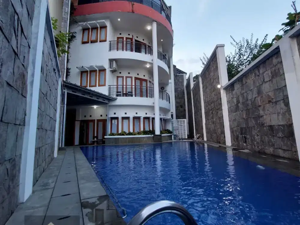 RUMAH MEWAH DI DAGO BANDUNG Dengan Kolam Renang Pribadi Askes Mudah Harga Nego