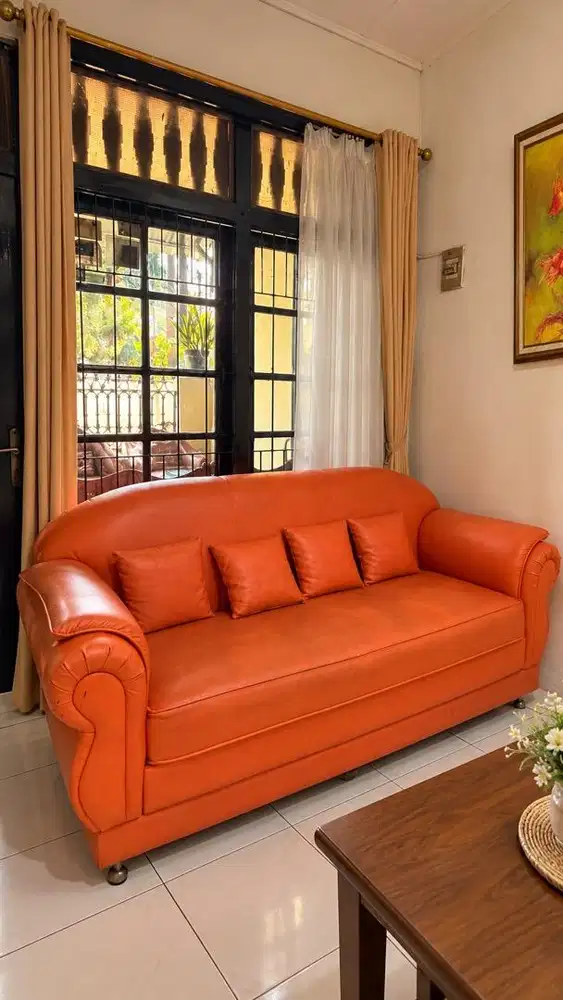 SOFA RUANG TAMU KULIT