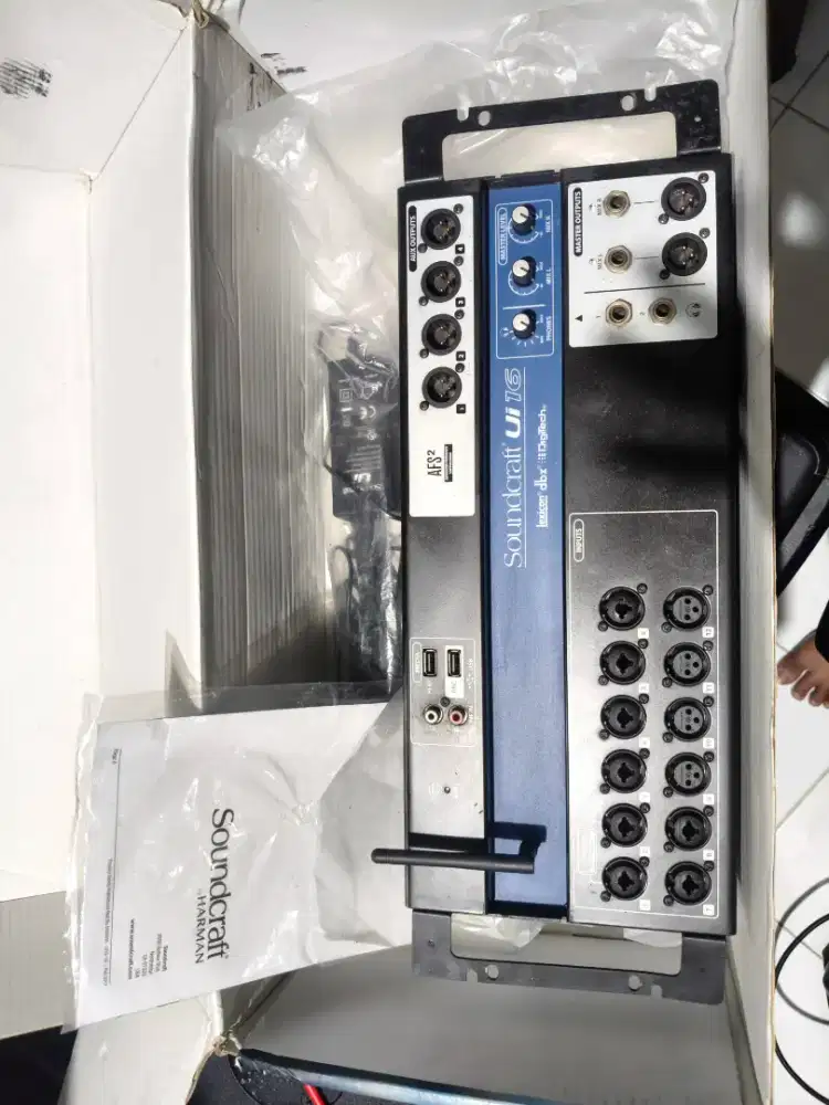 Mixer Digital Soundcraft UI16 mantaaap