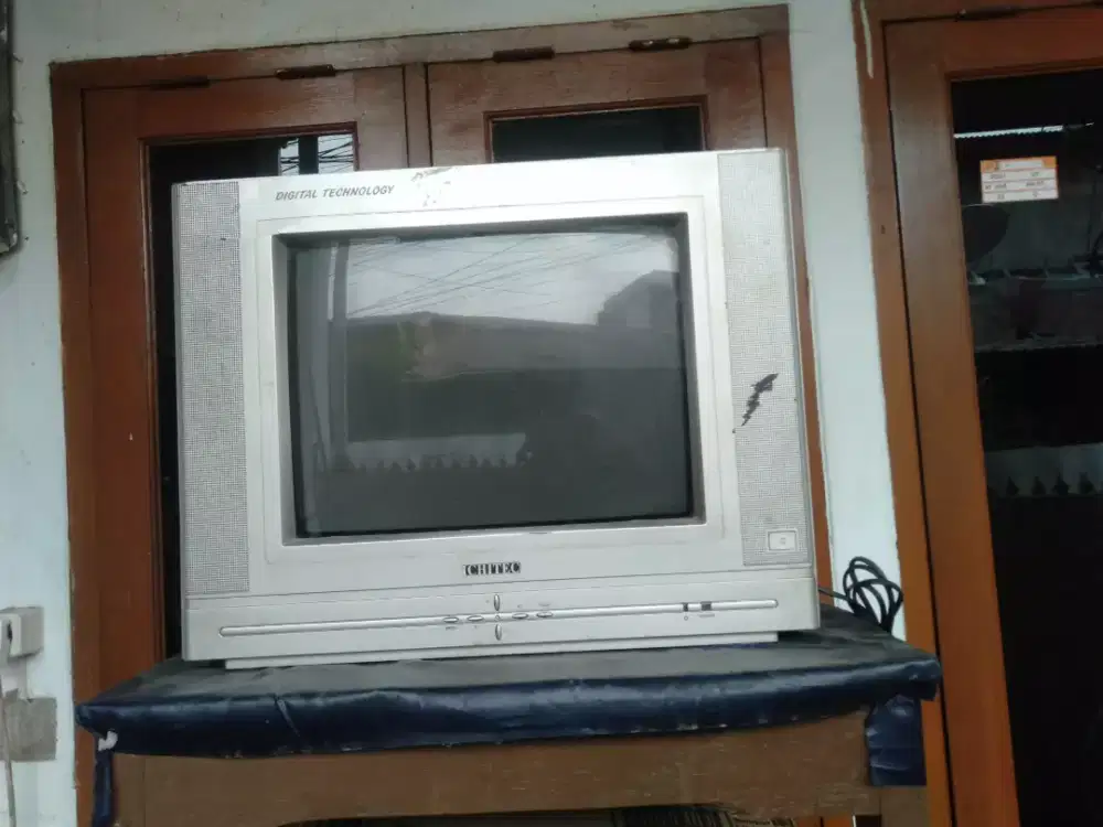Tv tabung 17 inch mhr 125rb nett alat music 300rb net kulkas 1pintu LG