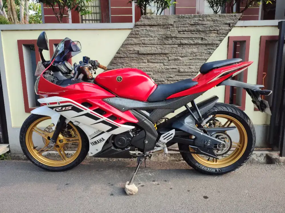 YAMAHA R15 V2 TAHUN 2015