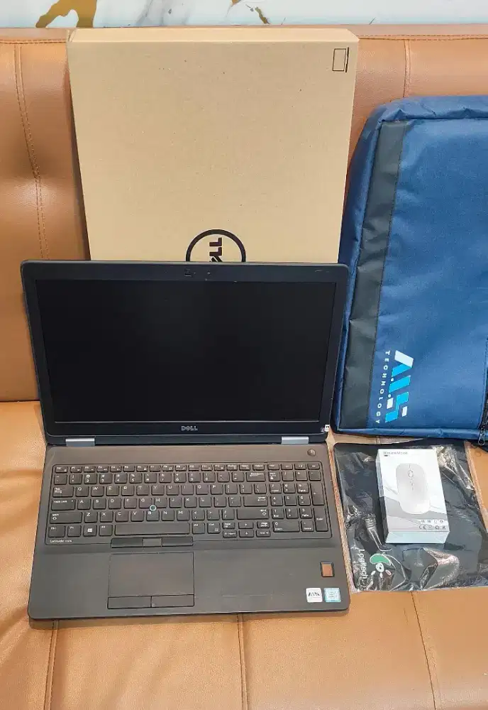 Lenovo 5570 Core i7 6620HQ Ram 8Gb SSD 128Gb VGA RADEON R7