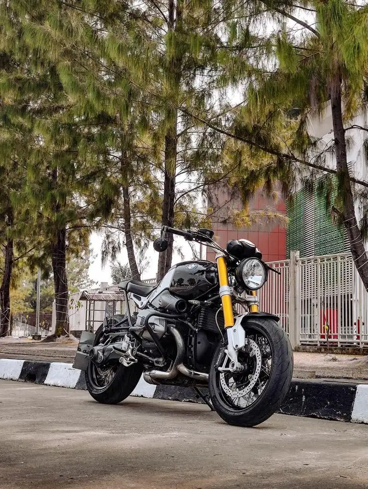 BMW R Nine T (R9T) tahun 2015 Low Odo Mulus Mint Condition