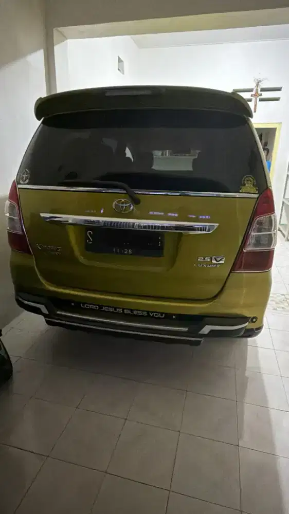 Kijang innova 2012