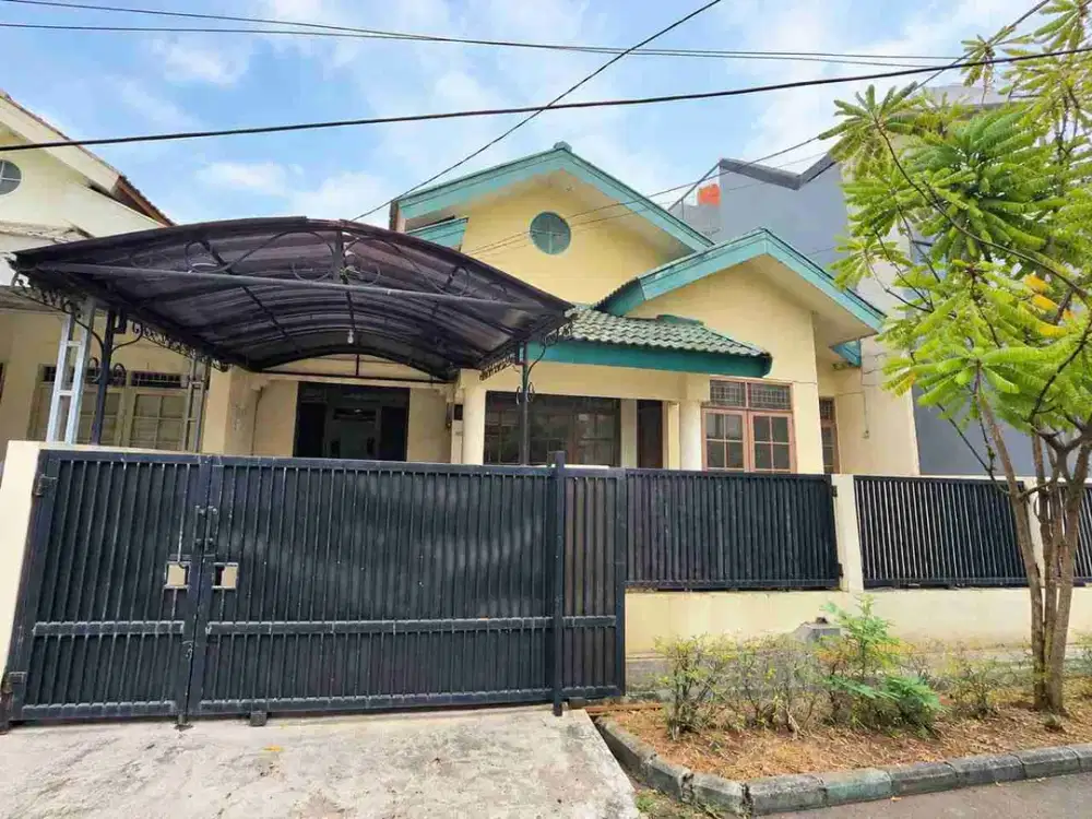 Dijual cepat rumah vintage harga bagus lokasi strategis di Sektor 9 Bintaro