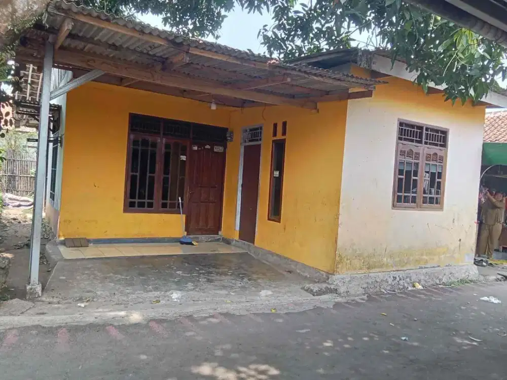 RUMAH MURAH SIAP HUNI DEKET JALAN RAYA