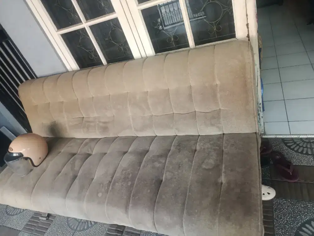 Sofa bed minus cuma kotor aja. Asih empuk