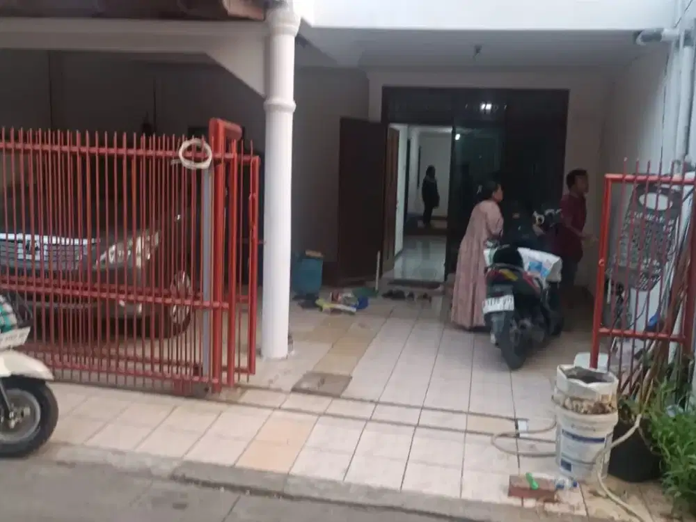 Disewakan rumah murah bagus 2 lantai di Taman Modern Cakung Jakarta Timur siap huni minimalis modern