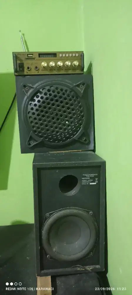 Di jual satu set Speaker kondisi normal suara adem