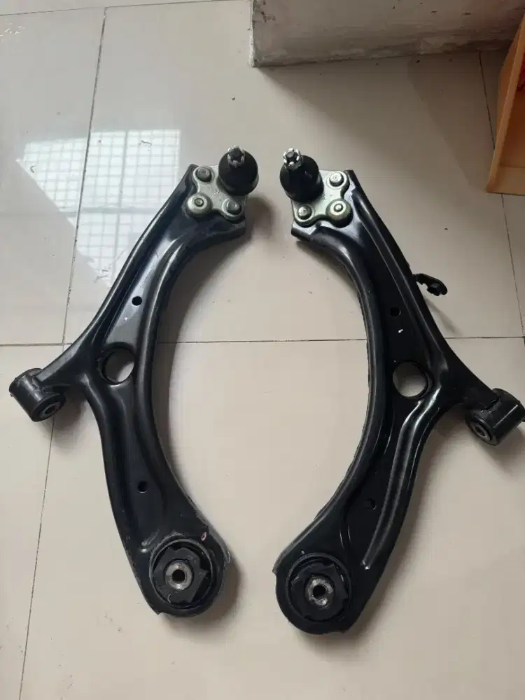 Lower Arm Honda HRV 2015-2021 Asli Original Honda