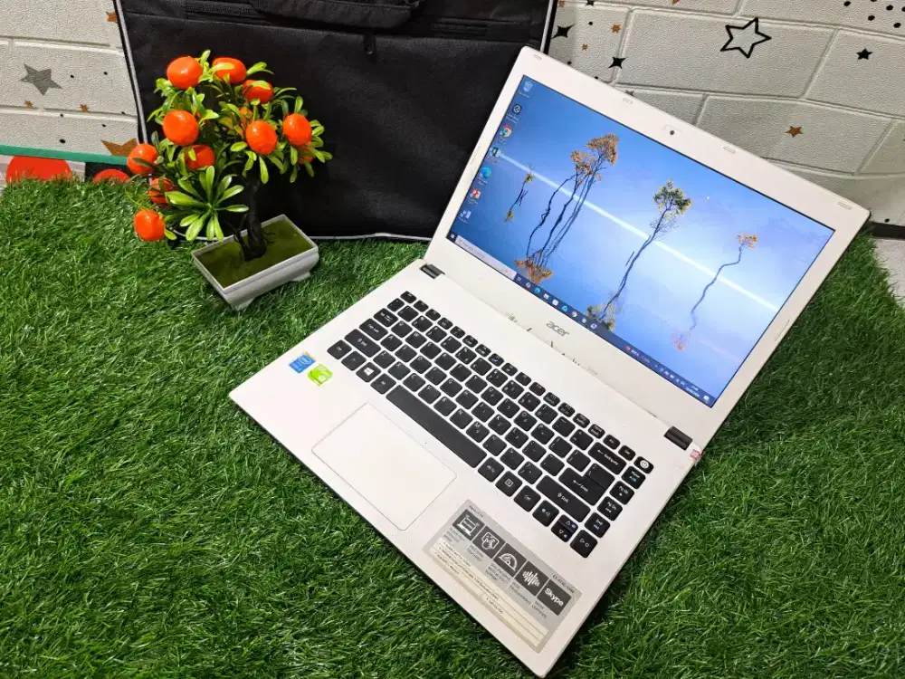 Jual cepat laptop acer E5 core i5 gen 5 ssd 128 gb nvidia  geforce