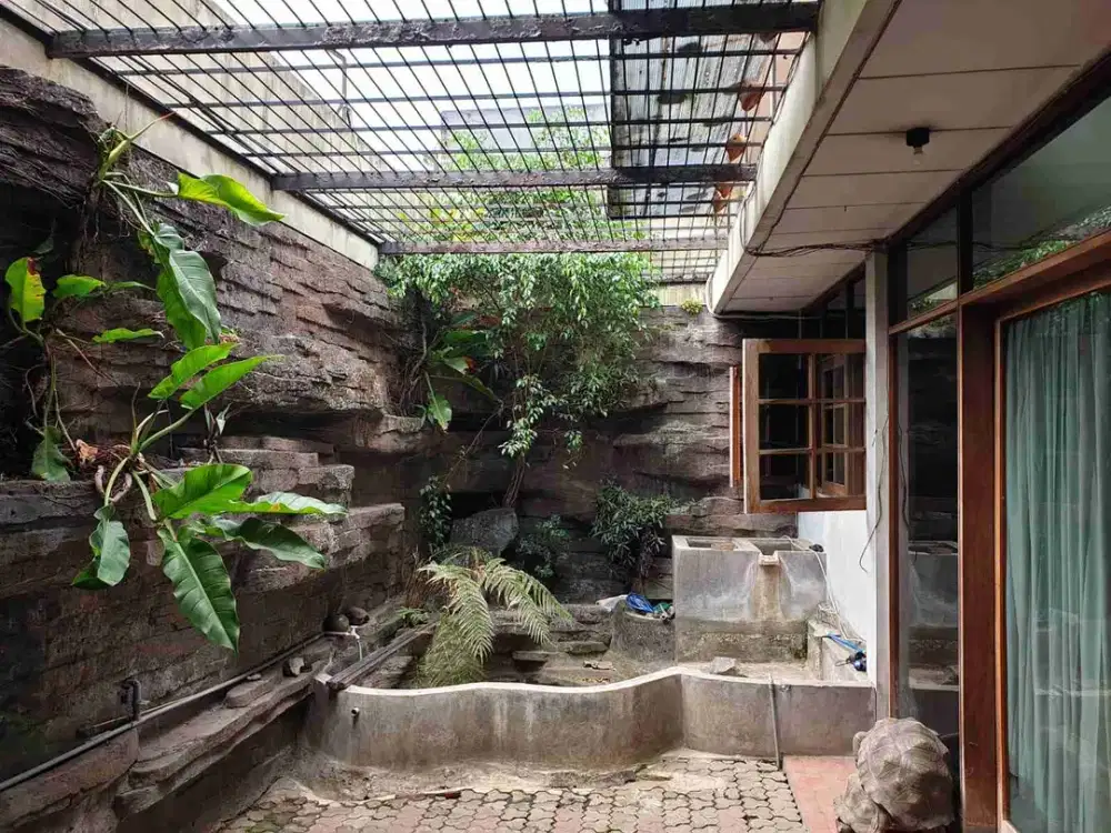dijual murah rumah luas350/300 harga 4,5m harga pasaran 5,5m di setraMurnj