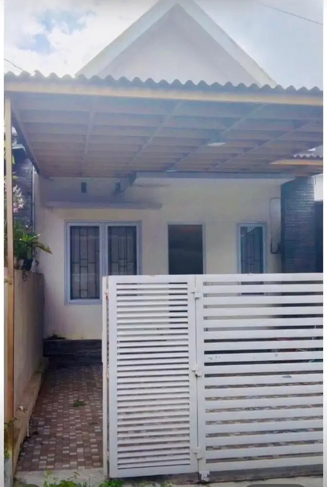 Di kontrakan rumah