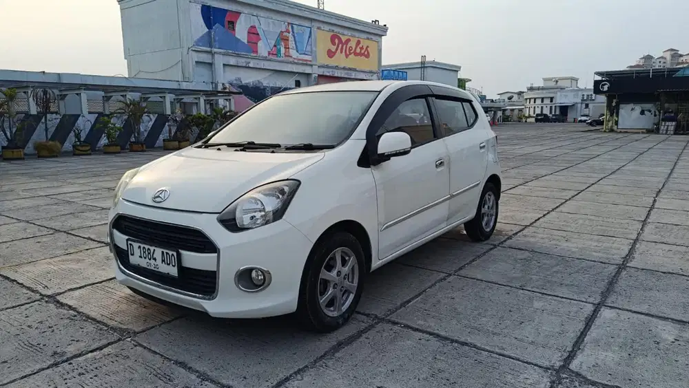 Daihatsu Ayla X at autometik putih km antin 2015