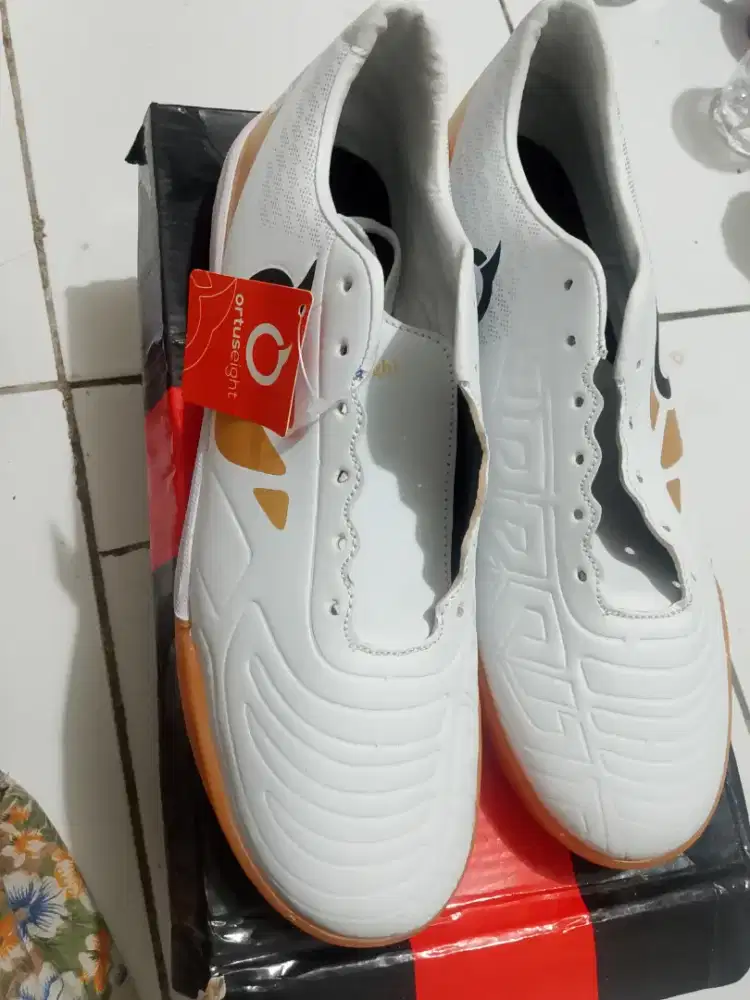 sepatu futsal ortuseigt