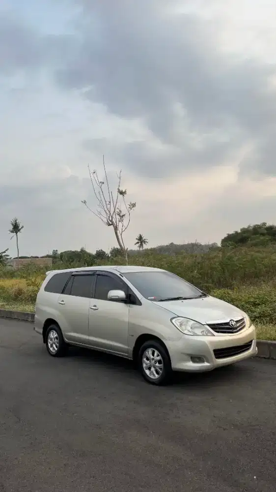 Innova 2009 G 2.5 M/T