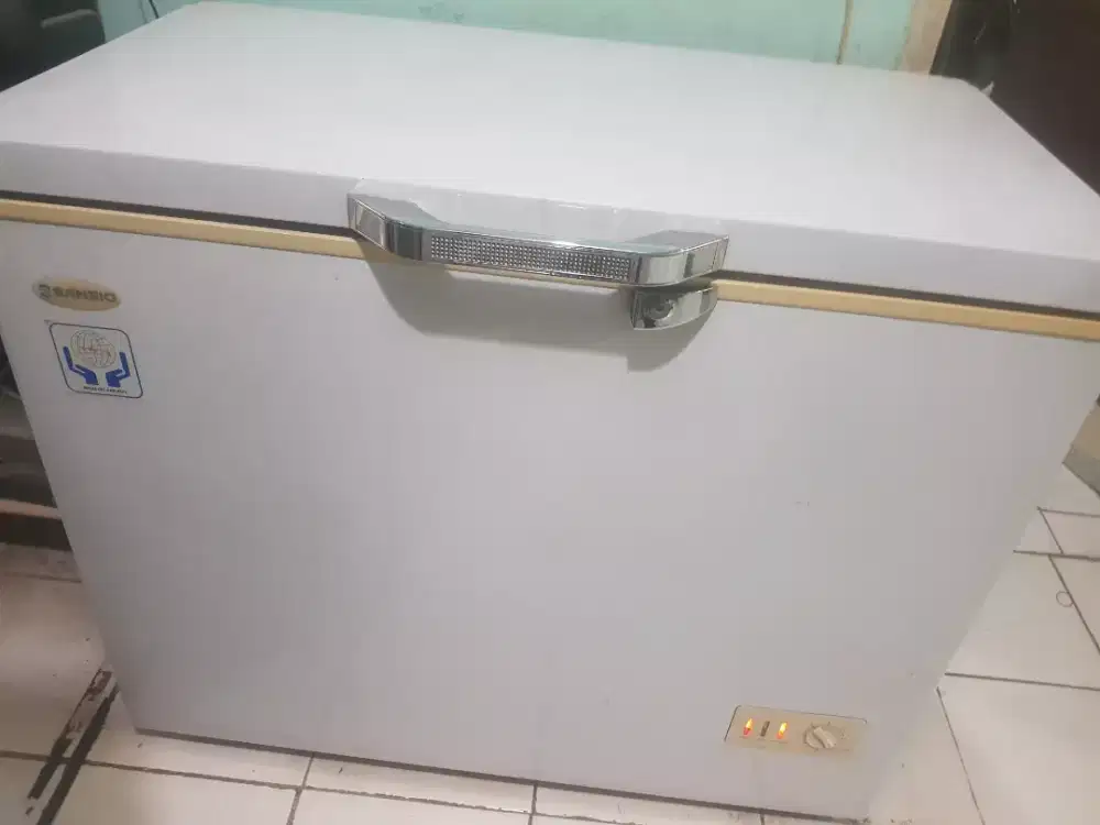 Freezer Box Sansio 200L Mulus