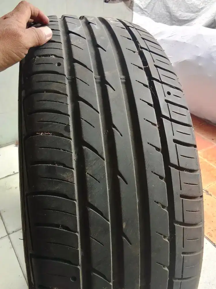 2 ban dunlop 1 falken r 18