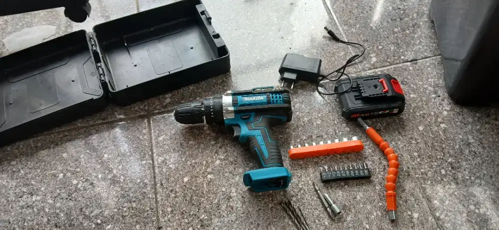 Bor cordless merk makita