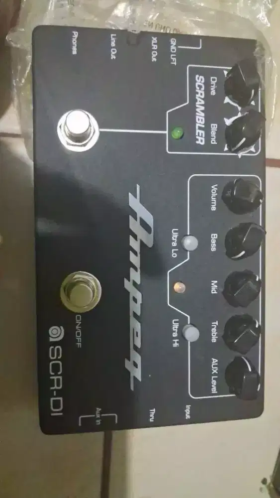 Efek Bass Ampeg SCR DI Bass Preamp