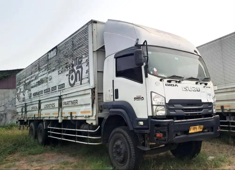 MURAH +banBARU Isuzu Giga tronton FVM 6x2 Wingbox 2023 wing box