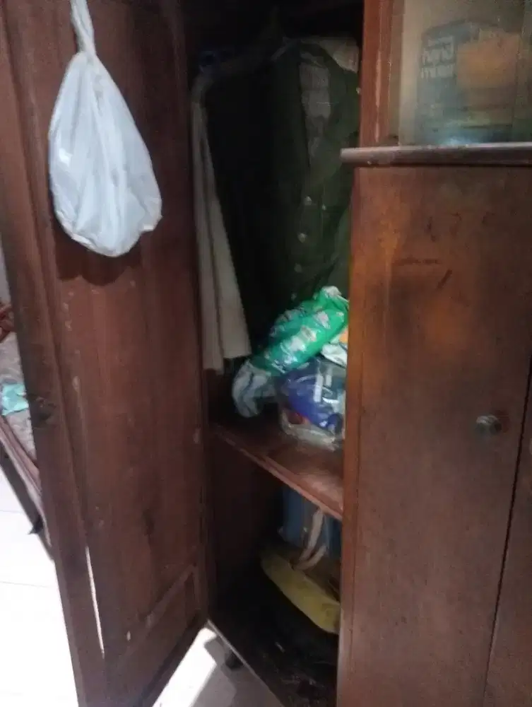 Lemari pakaian 3pintu