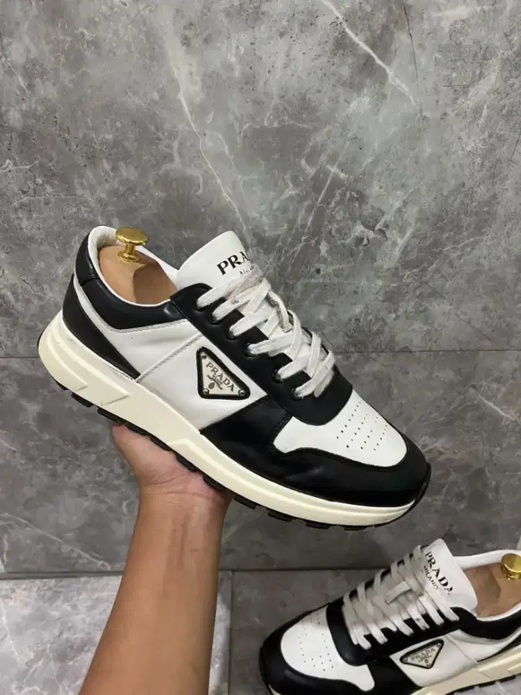 Sepatu Prada Original Sneakers casual Formal bally gucci bekas lv