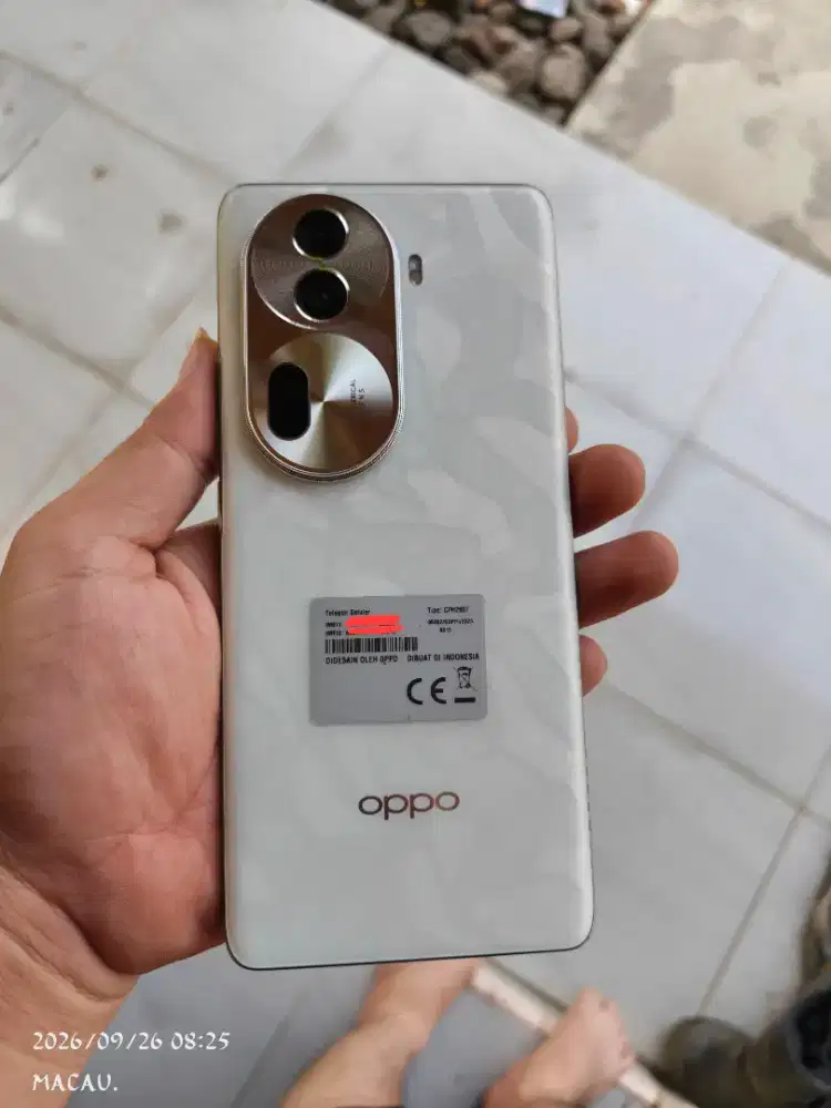 Oppo Reno 11 Pro 5G garansi resmi