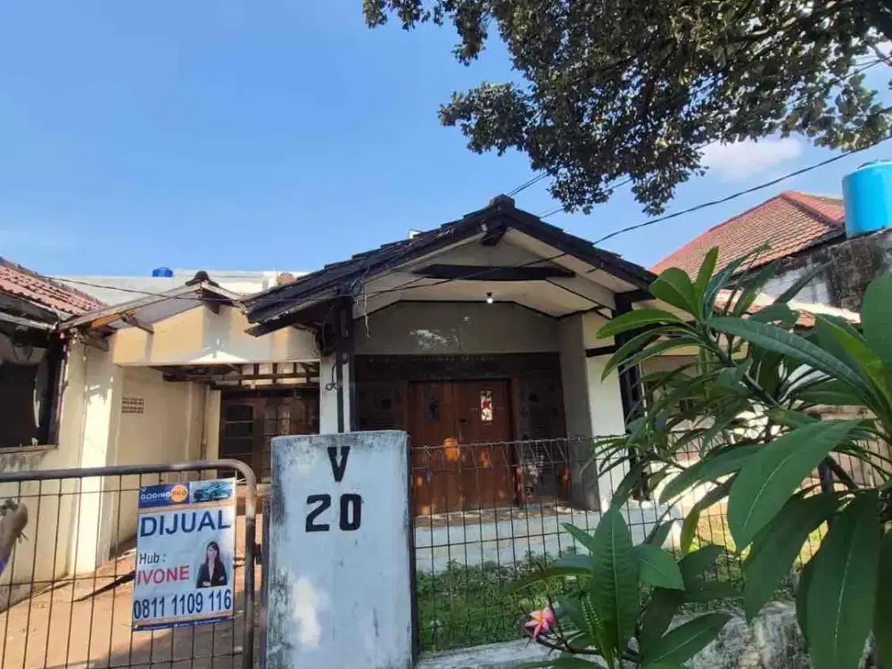 Dijual rumah dalam Komplek butuh renov harga menarik di Ciledug
