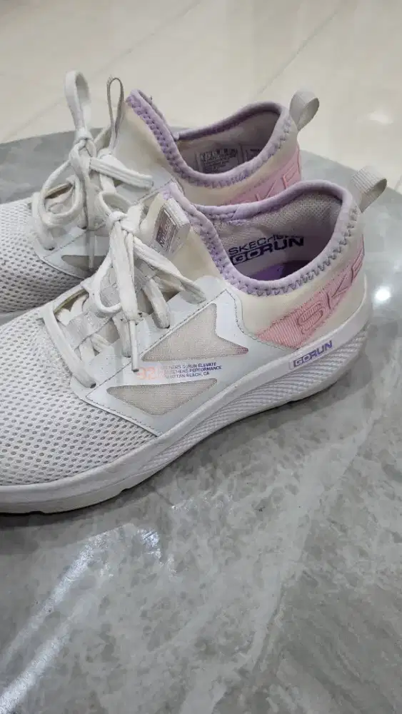 GRATIS sepatu Skechers Go Run ukuran 36
