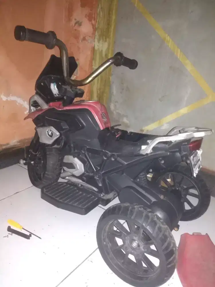 Mainan motor aki