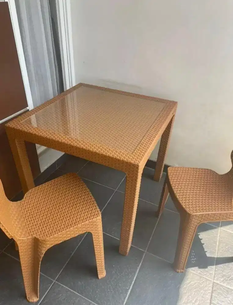 Meja makan  kaca kursi Napoly