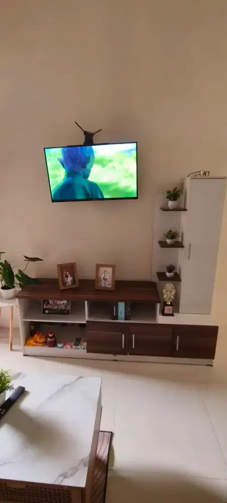 Meja tv minimalia
