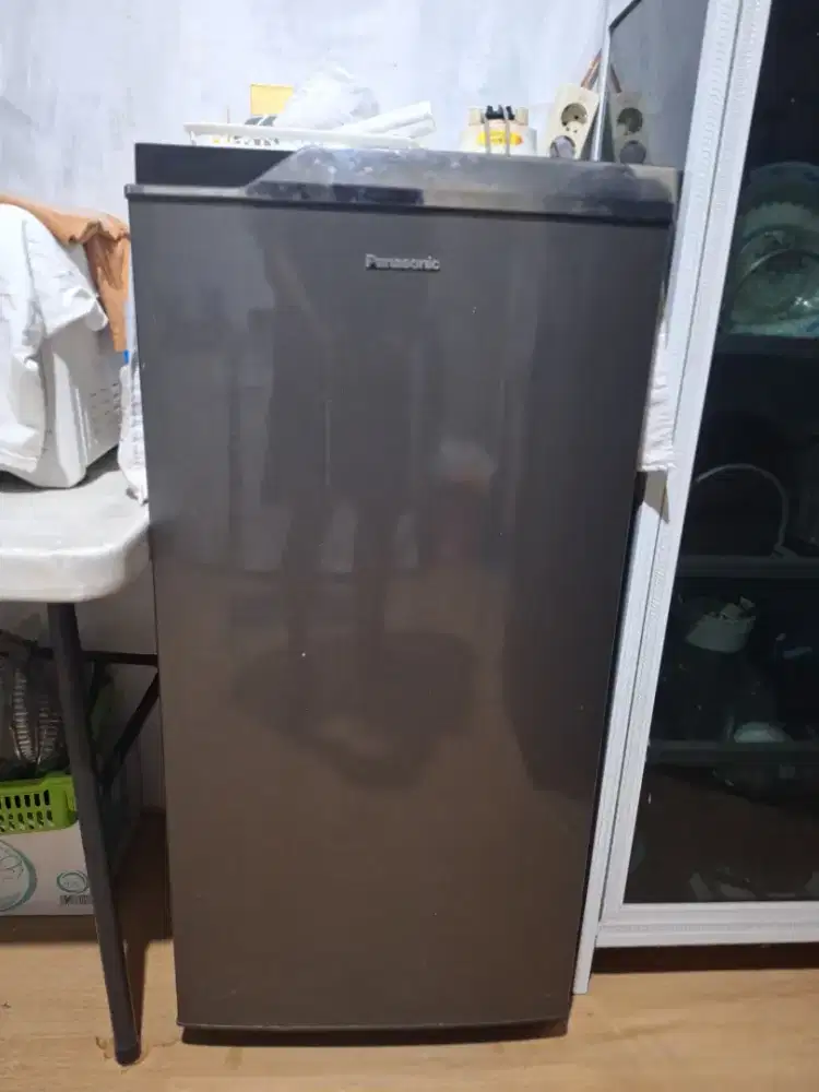 Dijual kulkas Panasonic