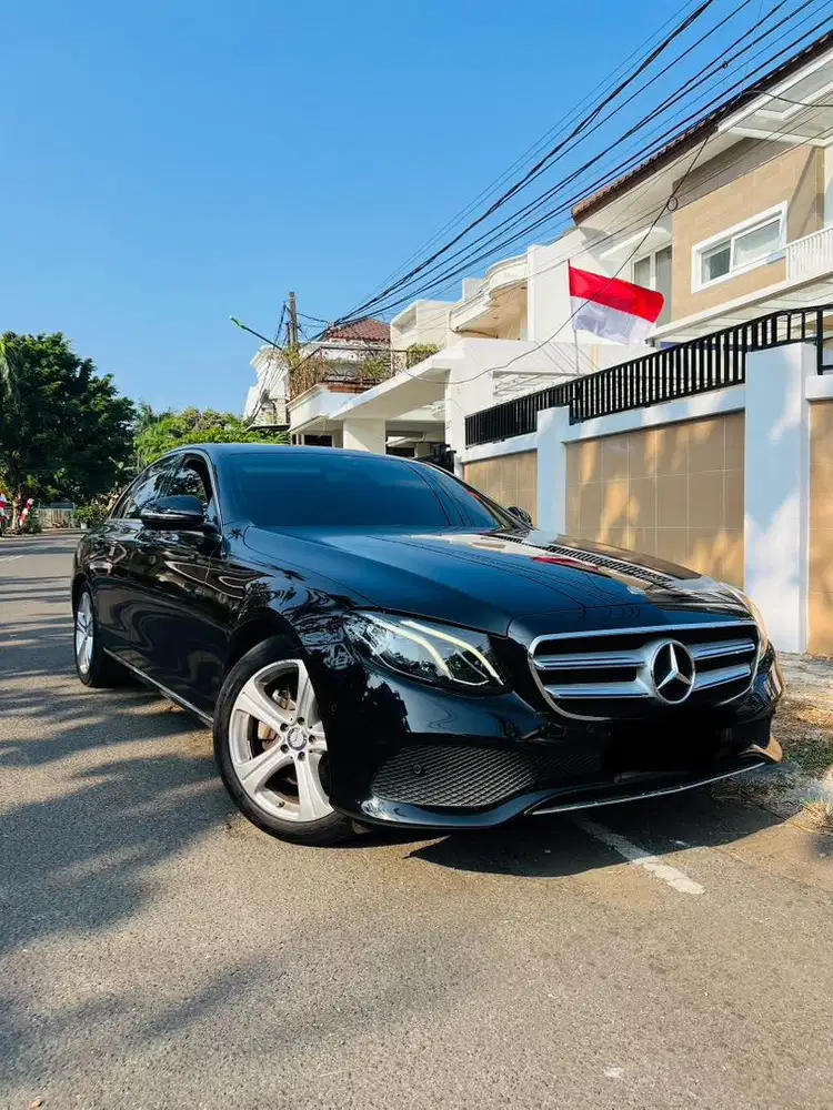 MURAH LOW KM MERCEDES E250 AVANTGARDE W213 Facelift ANTIK AN PRIBADI