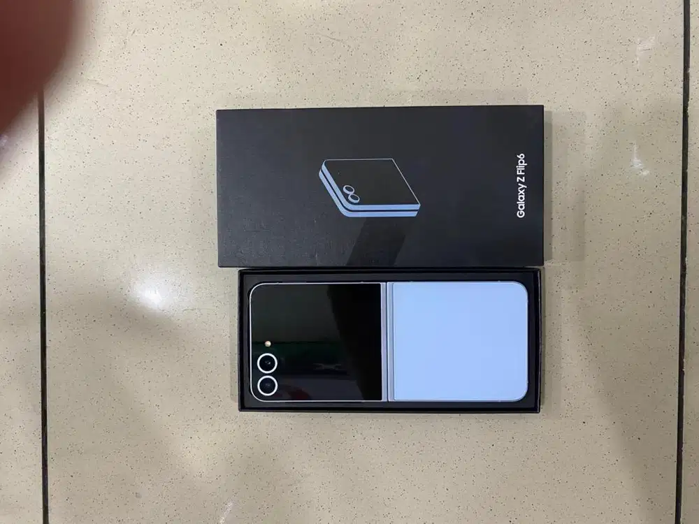 Samsung flip 6 12/256