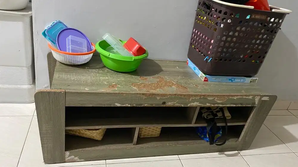 Lemari TV kecil murah