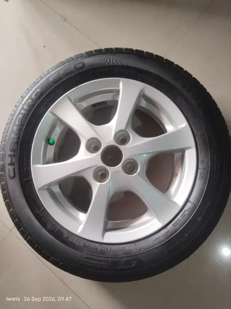 Dijual velg dan Ban ukuran 175/65 R14 pcd 4/100 Gt campuri eco