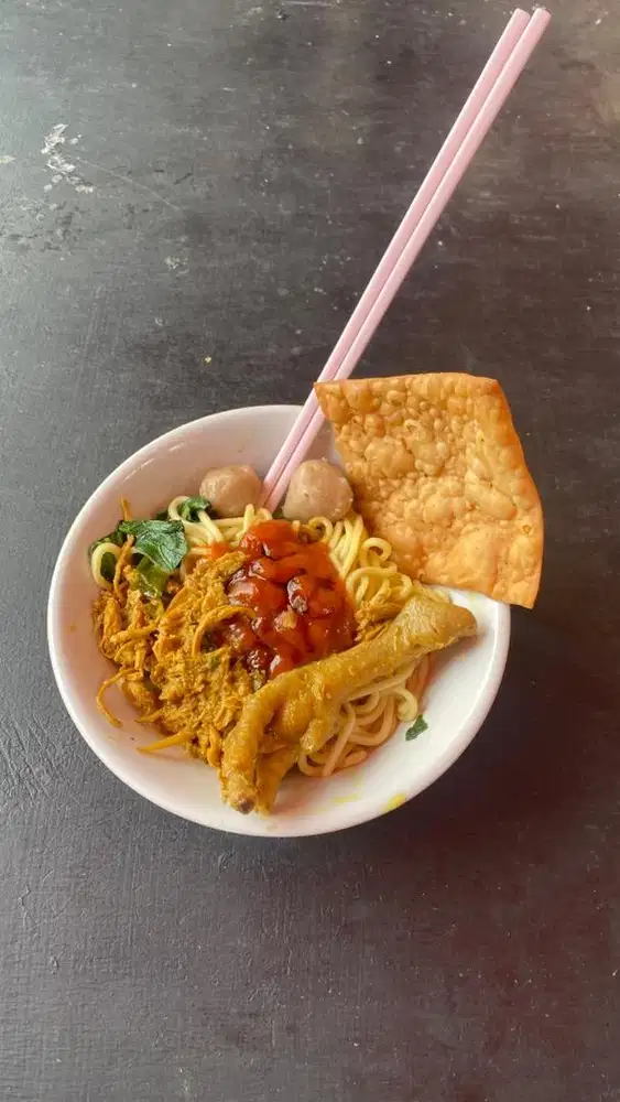 Jualan mie ayam gerobak