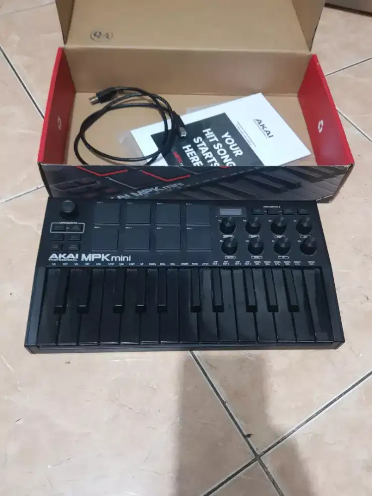 Keyboard controller akai mpk mini mk3 black edition