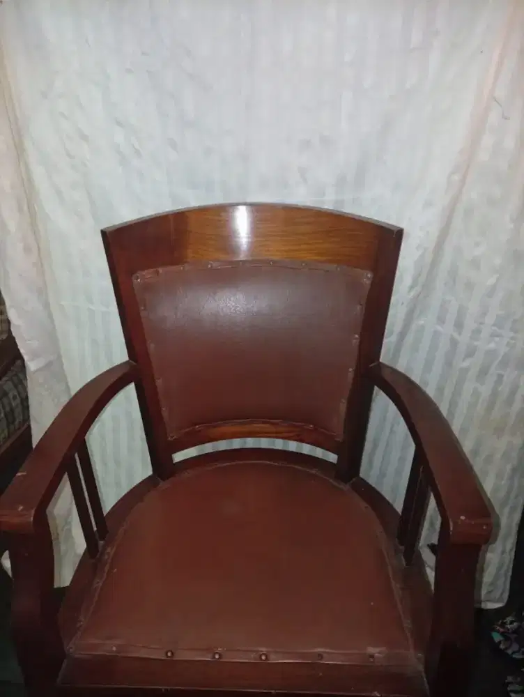 Kursi jati antik klasik bisa tinggi pendek