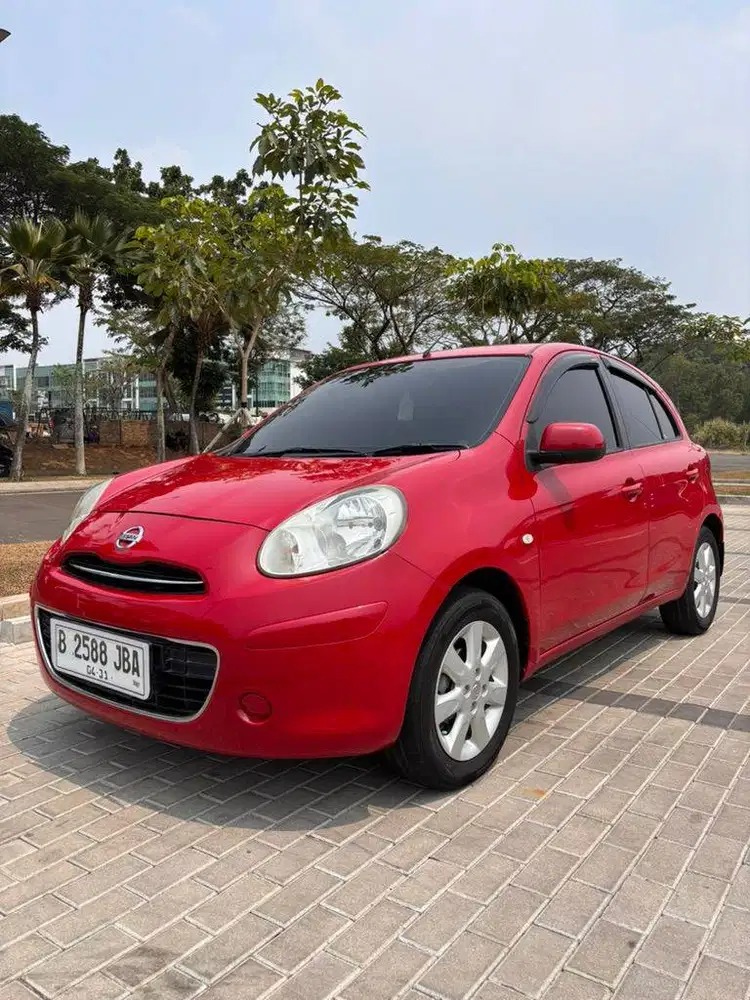 Nissan March 1.2 L A/T 2011