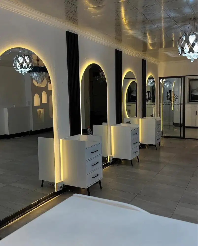 LOKER SALON CAPSTER HAIRSTYLIST