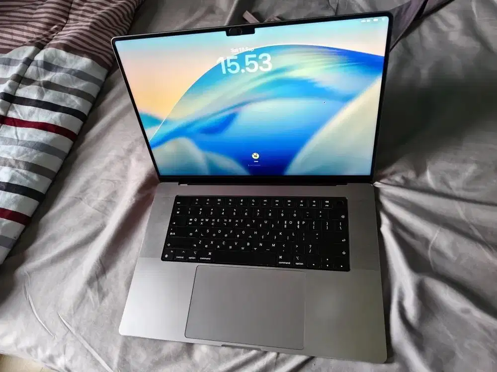 Macbook Pro 16 inch, M1 Pro, 1TB storage, 32 Gb Ram