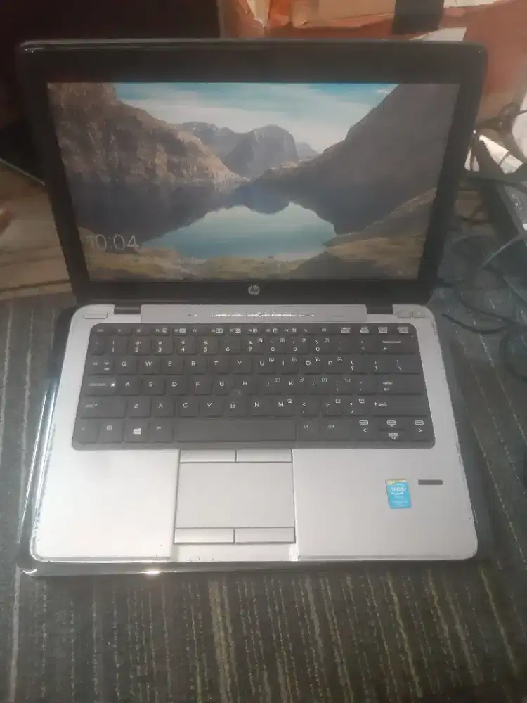 Laptop hp EliteBook 820 core i5 generasi 4,ram 4gb,hdd 250gb.