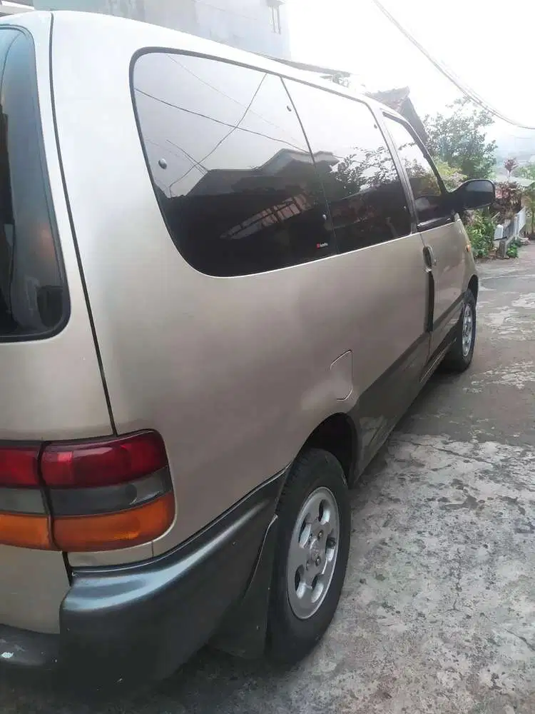 Nissan Serena 1999 Bensin