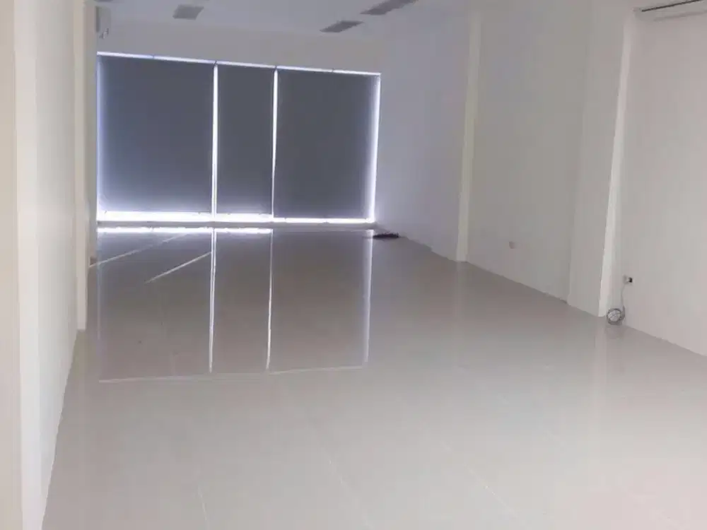 MURAH !! DIJUAL RUKO SIAP PAKAI SIAP HUNI PINGGIR JALAN STRATEGIS SEMI FURNISHED